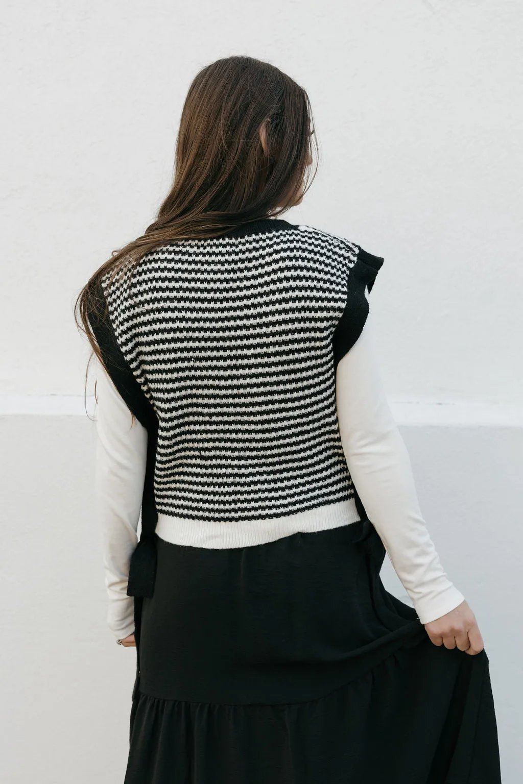 Tenlee Sweater Vest-Black/Ivory