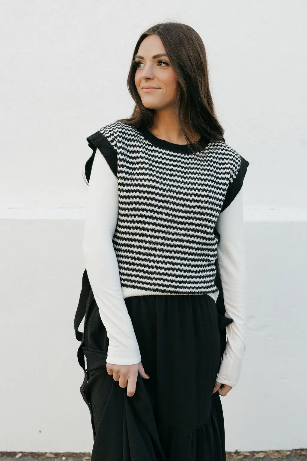 Tenlee Sweater Vest-Black/Ivory